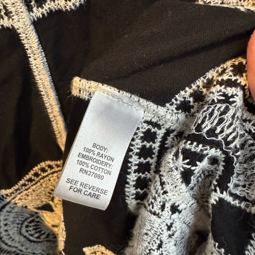 Est 1946 Embroidered Kimono - Picture 3 of 4